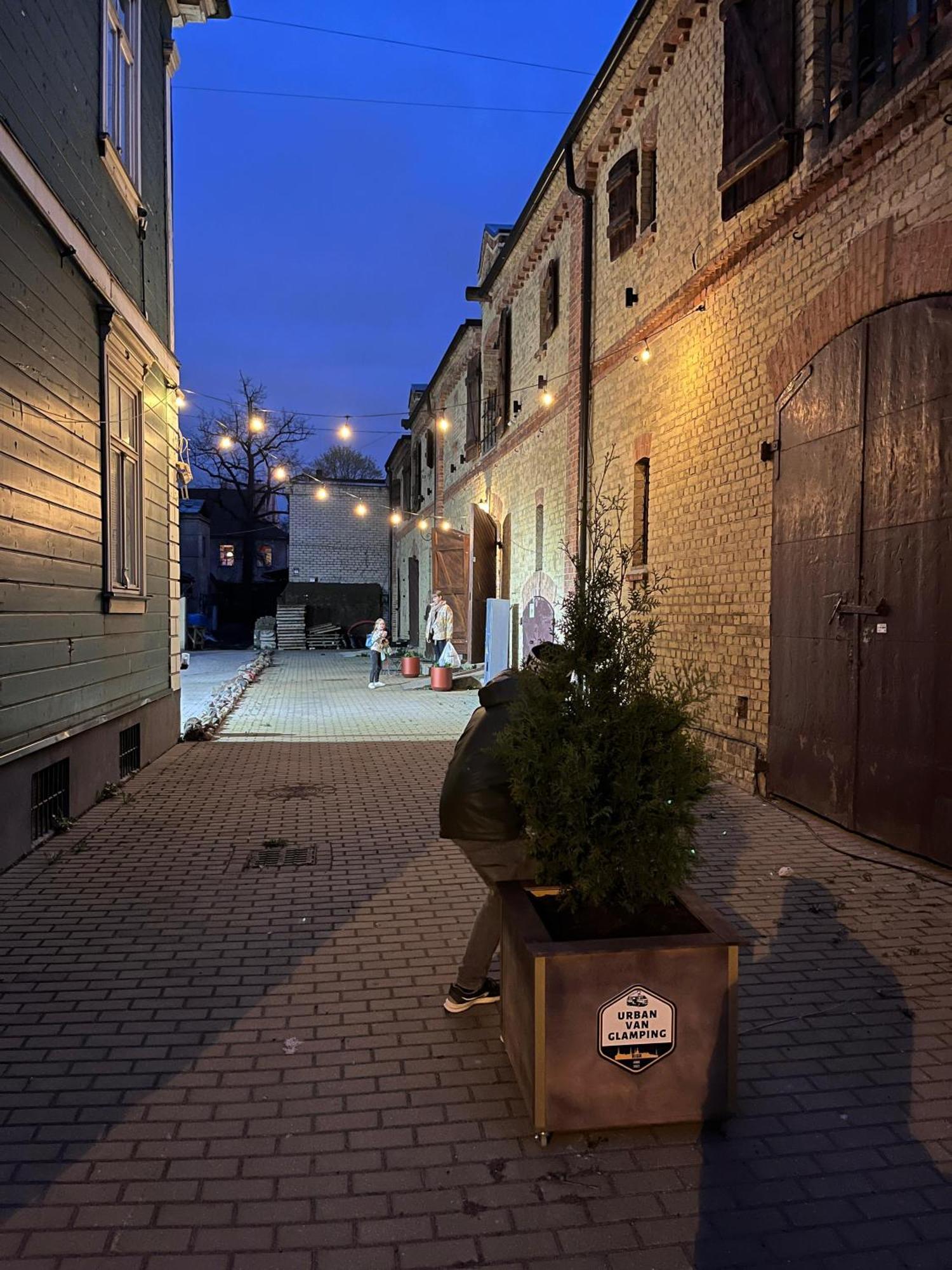 Urban Van Glamping Rīga Exterior foto
